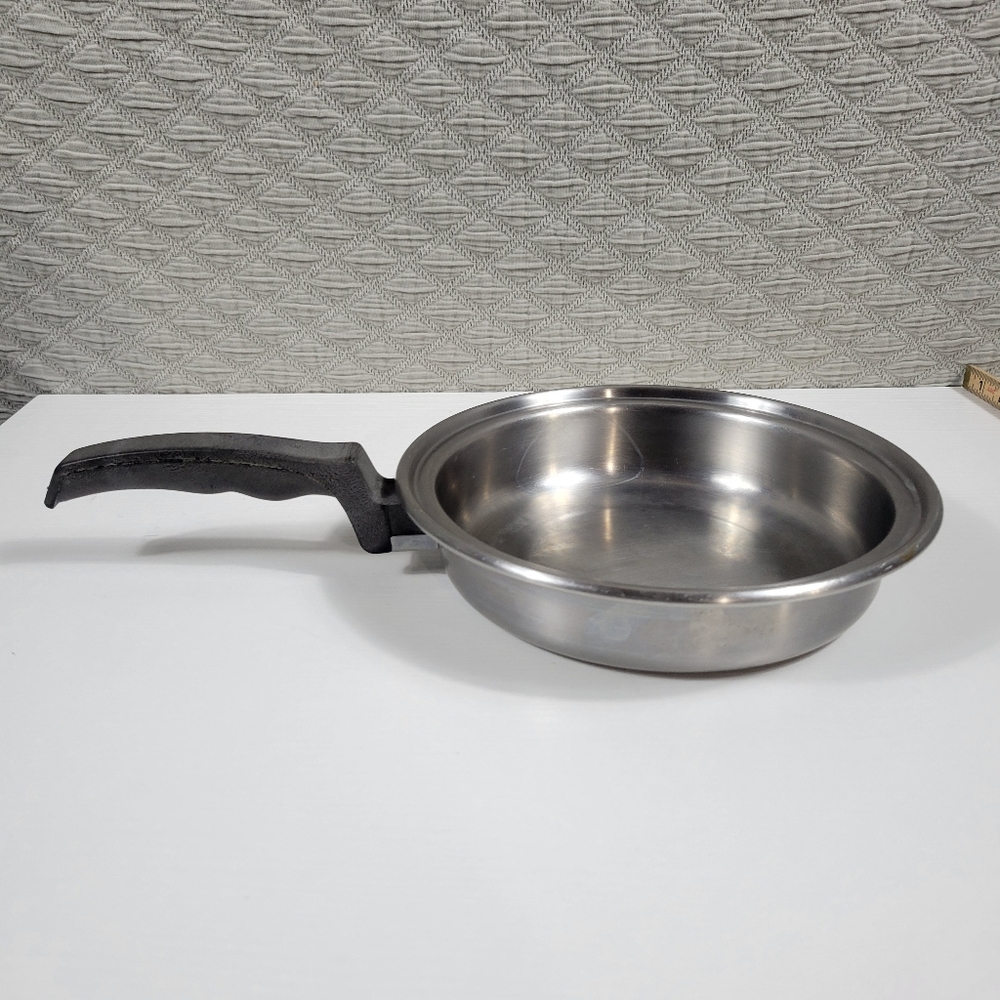 VINATGE 9" Flavor Seal by Cory skillet